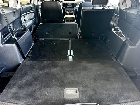 Used 2023 Volkswagen Atlas SE w/ Black Wheel Package FWD image 16