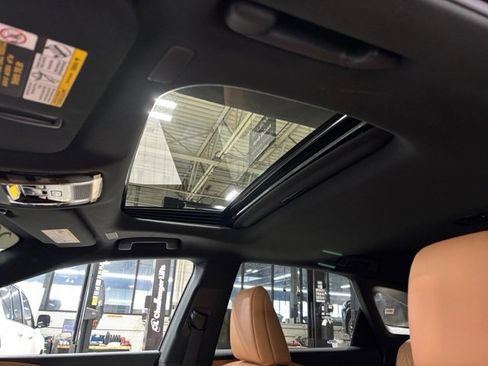 Used 2024 Lexus RX 350 Premium image 23