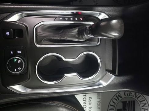 Used 2021 Chevrolet Traverse RS w/ LPO, Floor Liner Package image 35