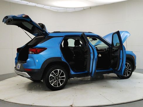 Used 2025 Chevrolet TrailBlazer LT image 12