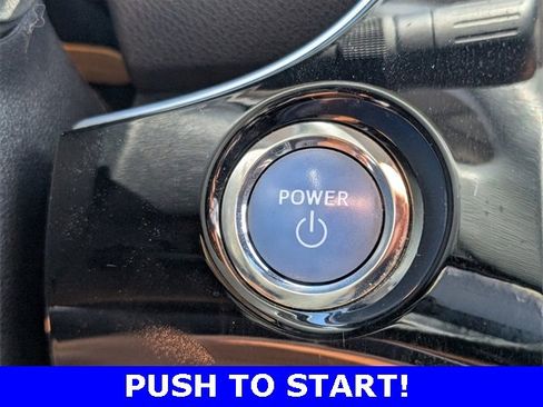 Used 2017 Toyota Prius Four image 4