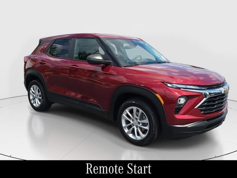 Used 2024 Chevrolet TrailBlazer LS w/ LS Convenience Package FWD image 3