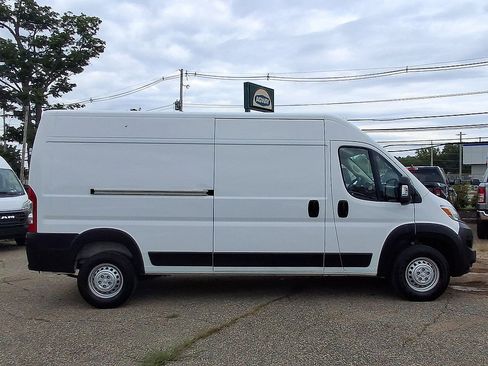 Used 2026 RAM ProMaster 2500 w/ Convenience Group FWD image 32