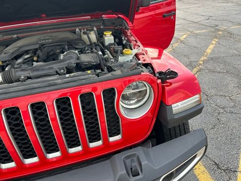 Used 2021 Jeep Gladiator Overland w/ Popular Equipment Package AWD/4WD image 13