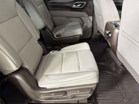 Certified 2021 GMC Yukon XL SLT w/ SLT Luxury Plus Package AWD/4WD image 14