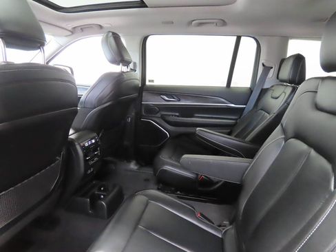 Used 2022 Jeep Grand Cherokee L Limited RWD image 17