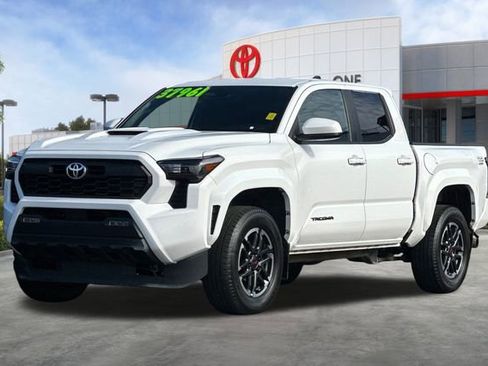 Used 2024 Toyota Tacoma TRD Sport image 9