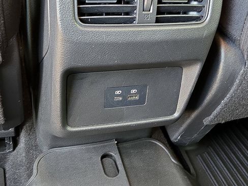 Used 2023 Nissan Rogue SV AWD/4WD image 15