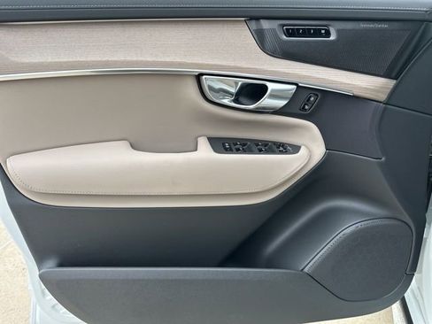 New 2026 Volvo XC90 B6 Plus w/ Protection Package Premier image 13