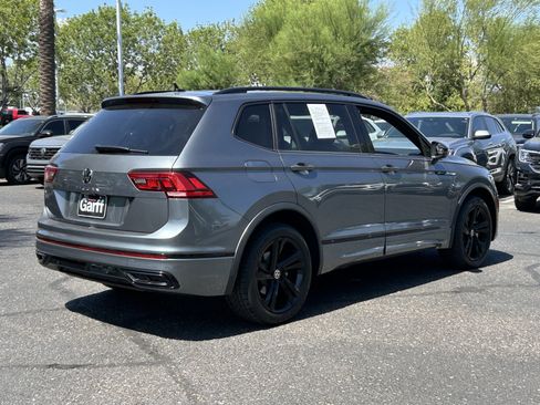 Used 2024 Volkswagen Tiguan SE R-Line FWD image 4