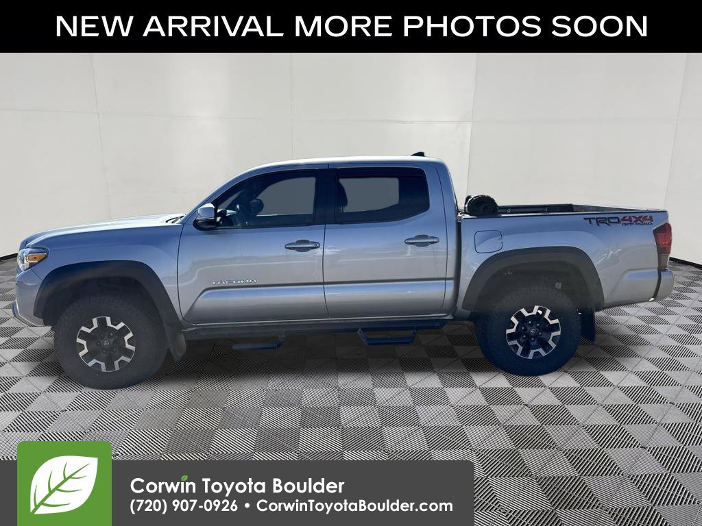 Used 2018 Toyota Tacoma TRD Off-Road w/ Technology Package AWD/4WD image 4