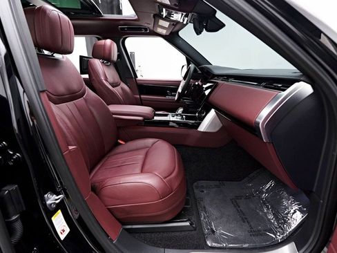 Used 2023 Land Rover Range Rover Autobiography image 13