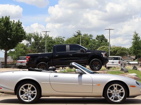 Used 2004 Jaguar XK8 Convertible image 38