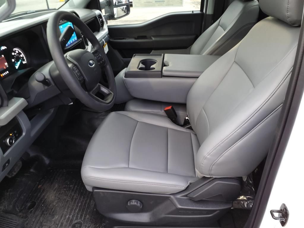 New 2024 Ford F550 Luxury RWD image 5
