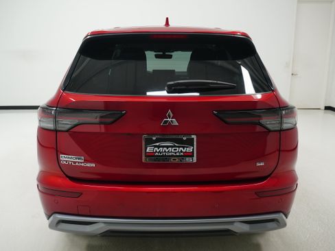 Used 2025 Mitsubishi Outlander SE FWD image 5