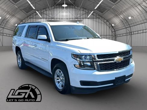 Used 2017 Chevrolet Suburban LS w/ Enhanced Driver Alert Package RWD image 1
