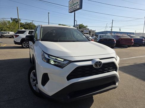 Used 2024 Toyota RAV4 LE AWD/4WD image 40