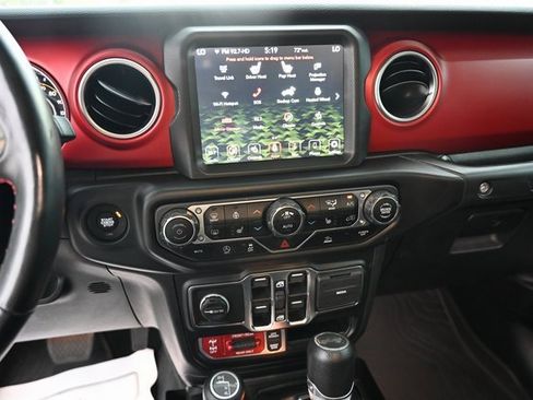 Used 2023 Jeep Wrangler Unlimited Rubicon w/ Cold Weather Group image 15