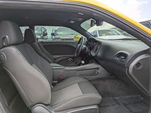 Used 2018 Dodge Challenger SXT RWD image 12