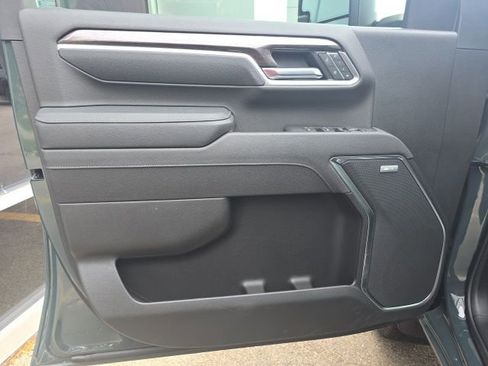 Used 2025 Chevrolet Silverado 2500 LTZ w/ LTZ Plus Package image 16