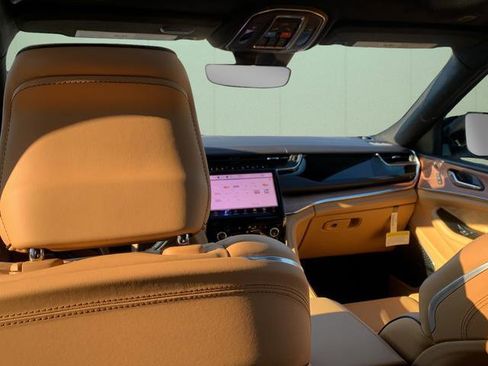 New 2025 Jeep Grand Cherokee Summit image 64