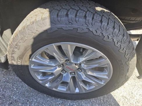 Used 2025 GMC Sierra 1500 Denali w/ Technology Package AWD/4WD image 5