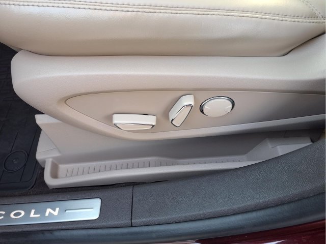 Used 2023 Lincoln Nautilus Reserve FWD image 22