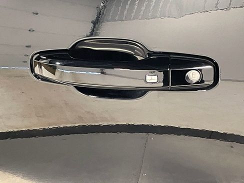 Used 2023 Chevrolet Colorado Z71 w/ Z71 Convenience Package 2 image 16