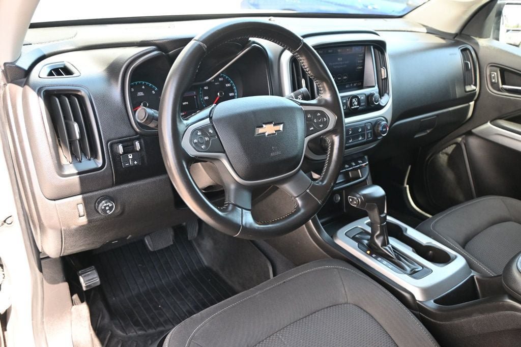 Used 2019 Chevrolet Colorado LT w/ LT Convenience Package RWD image 9