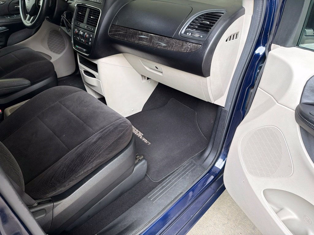 Used 2013 Dodge Grand Caravan SE FWD image 21