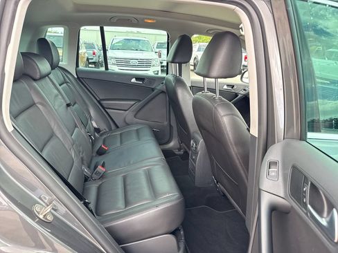 Used 2016 Volkswagen Tiguan SEL AWD/4WD image 28
