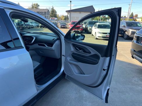 Used 2020 GMC Terrain SLT w/ Preferred Package AWD/4WD image 18