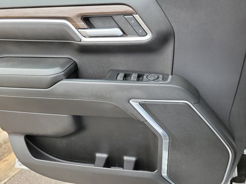 Used 2022 Chevrolet Silverado 1500 RST w/ LPO, Dark Essentials Package image 18