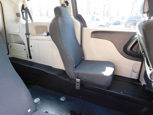 Used 2016 Dodge Grand Caravan SE w/ Quick Order Package 29E SE image 25