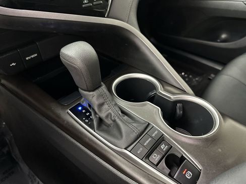 Used 2022 Toyota Camry LE image 20