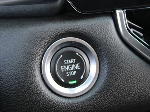 Used 2024 GMC Canyon Elevation image 20