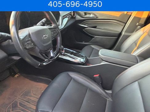 Used 2024 Chevrolet Trax RS w/ Sunroof Package FWD image 6