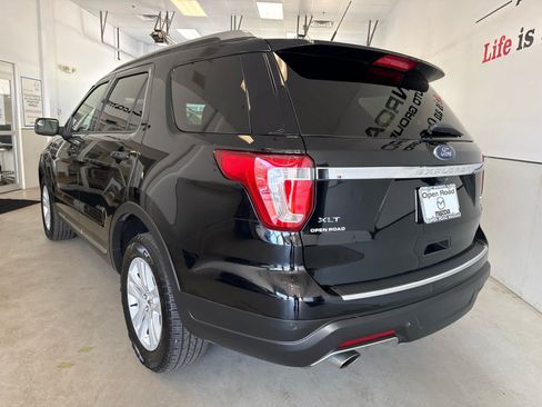 Used 2018 Ford Explorer XLT w/ Equipment Group 202A AWD/4WD image 5