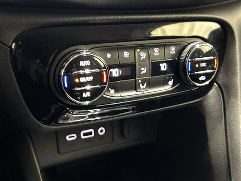 Certified 2022 Buick Encore GX Select image 19