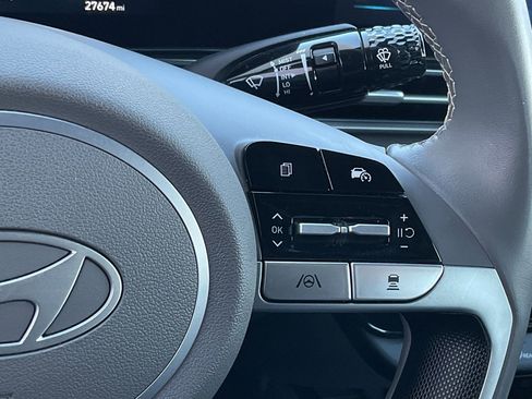 Used 2025 Hyundai Elantra SEL image 25