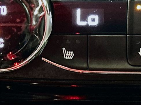 Used 2025 Chevrolet Trax RS w/ Driver Confidence Package image 17