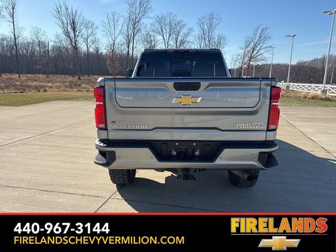Used 2024 Chevrolet Silverado 3500 High Country w/ Technology Package image 5