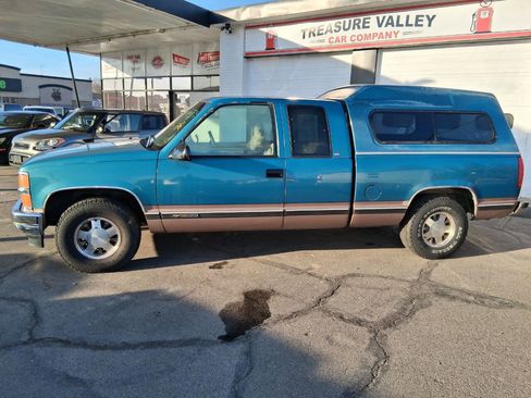 Used 1998 Chevrolet Silverado 1500 2WD Extended Cab w/ Preferred Equipment Group 2 image 2