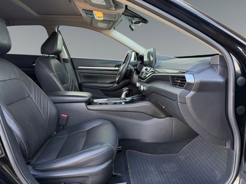 Used 2023 Nissan Altima 2.5 SR w/ SR Premium Package image 21