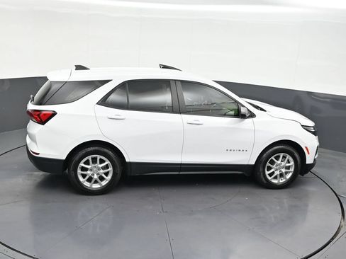 Used 2024 Chevrolet Equinox LS FWD image 18
