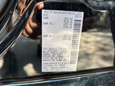 Used 2025 Nissan Altima 2.5 SV FWD image 31