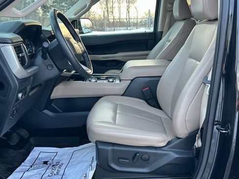 Used 2022 Ford Expedition XLT image 14