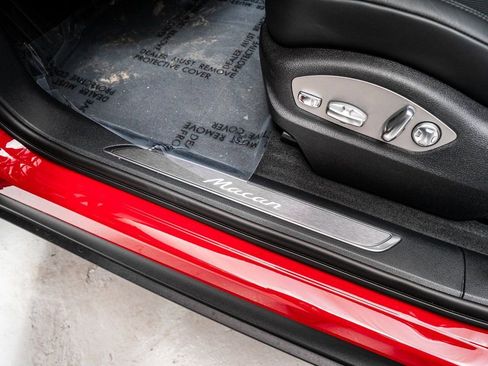 New 2026 Porsche Macan AWD/4WD image 27