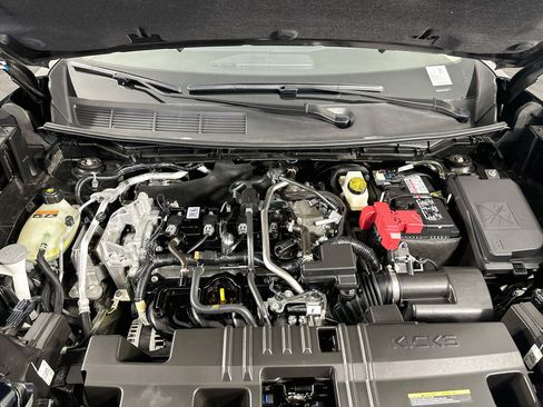 Used 2025 Nissan Kicks SR AWD/4WD image 34