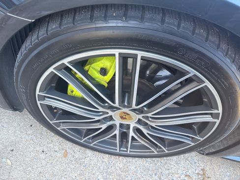 Used 2019 Porsche Panamera 4 image 6